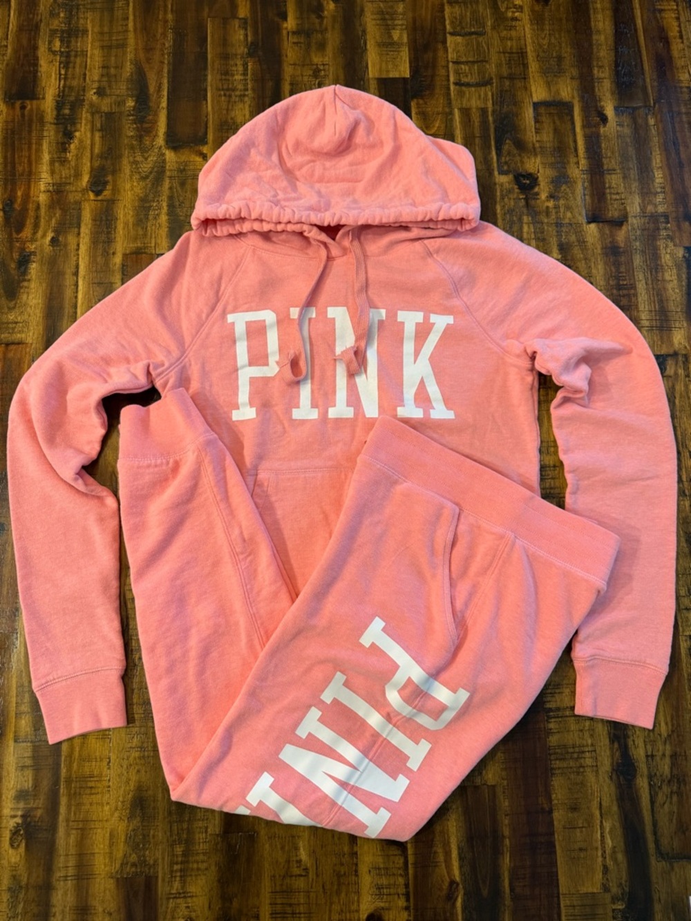 PINK 2 piece lounge set. joggers hoodie white lettering. bright pink sz s y2k